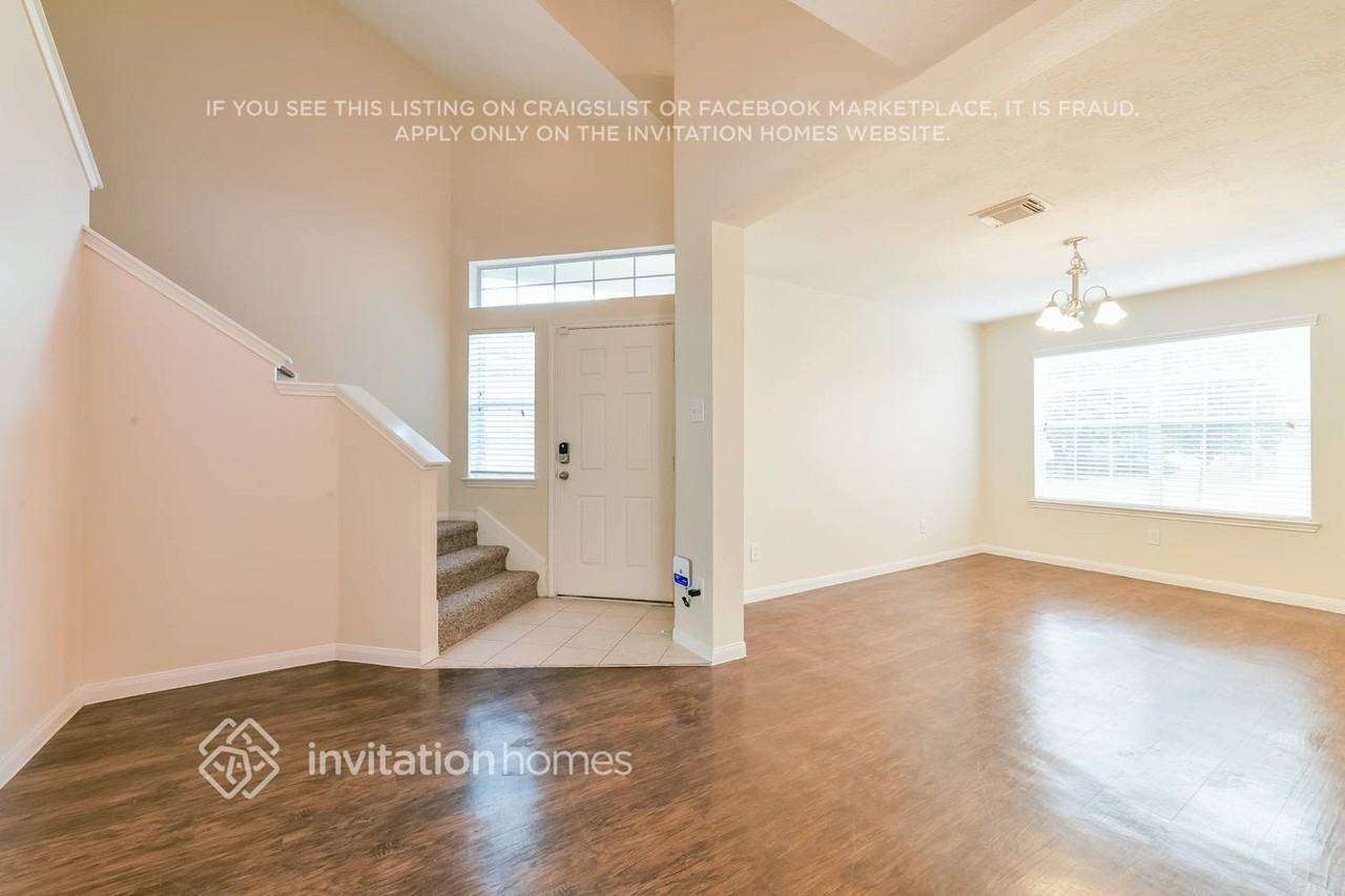 1003 Redcrest Springs Ct - Photo 3 of 19