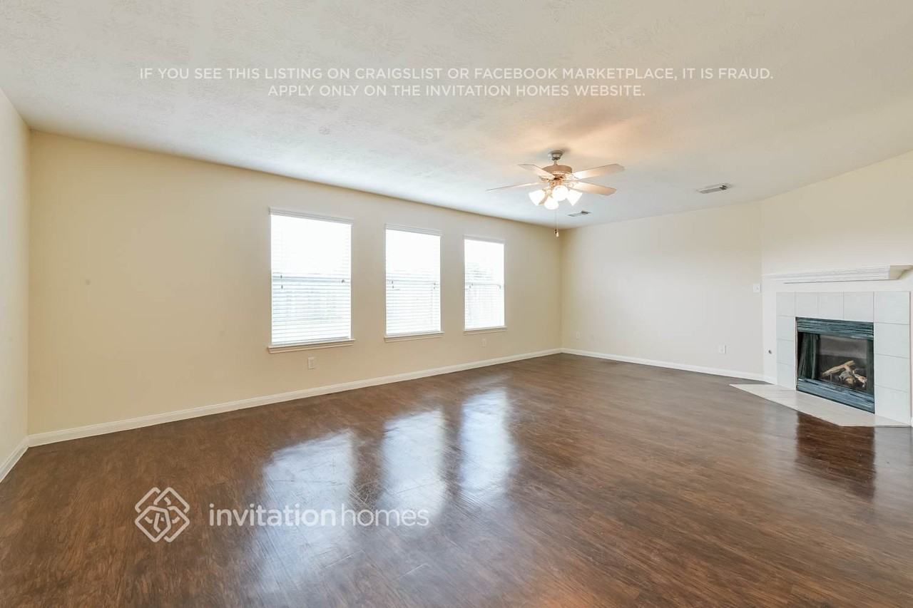 1003 Redcrest Springs Ct - Photo 4 of 19