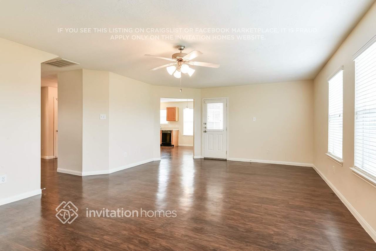 1003 Redcrest Springs Ct - Photo 5 of 19