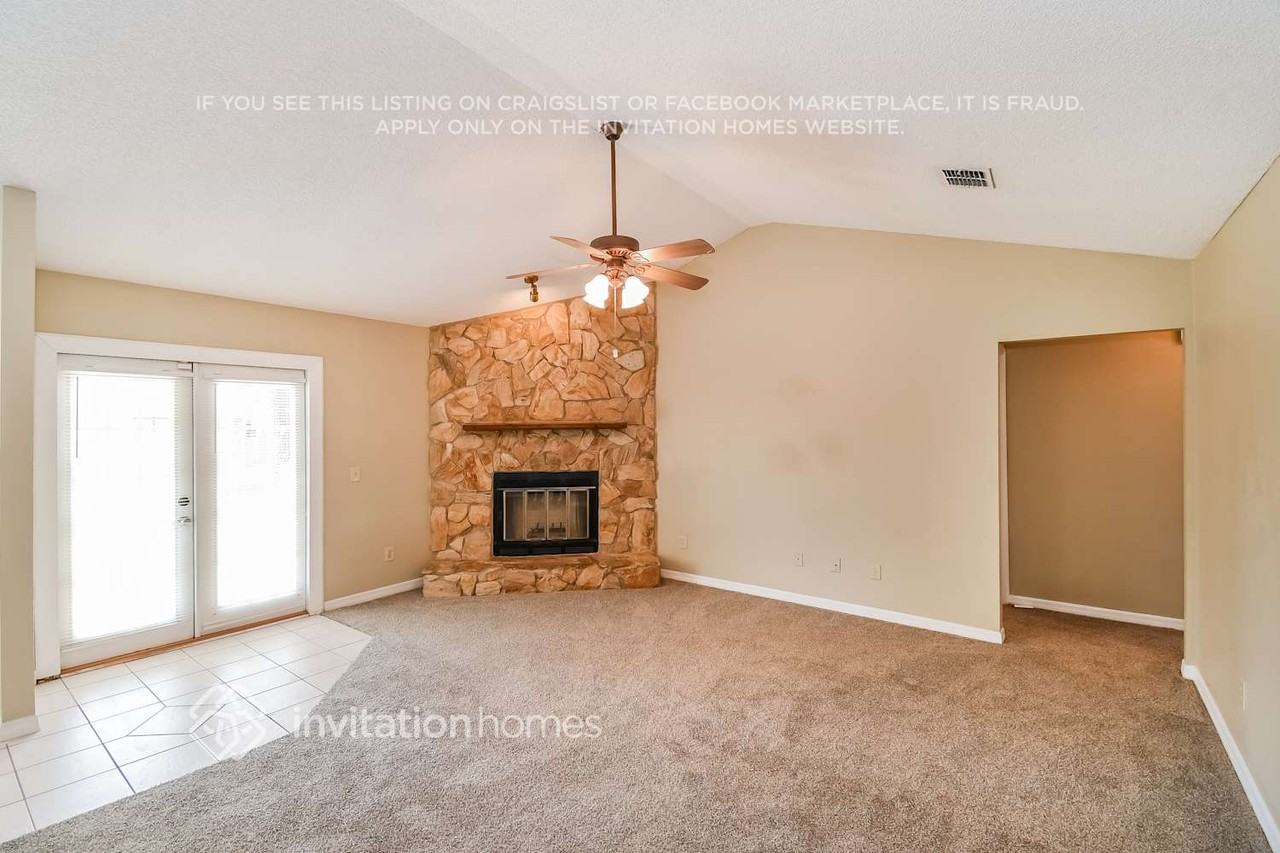 1810 Farm Way - Photo 3 of 17