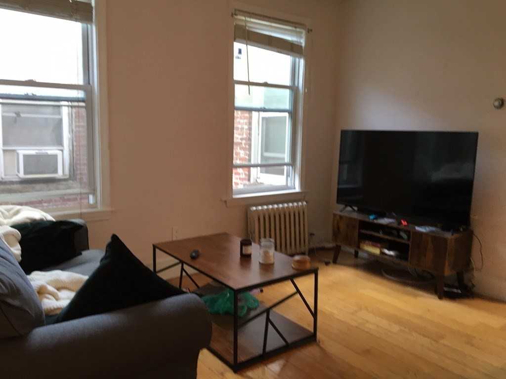 860 Huntington Ave #3 - Photo 4 of 9