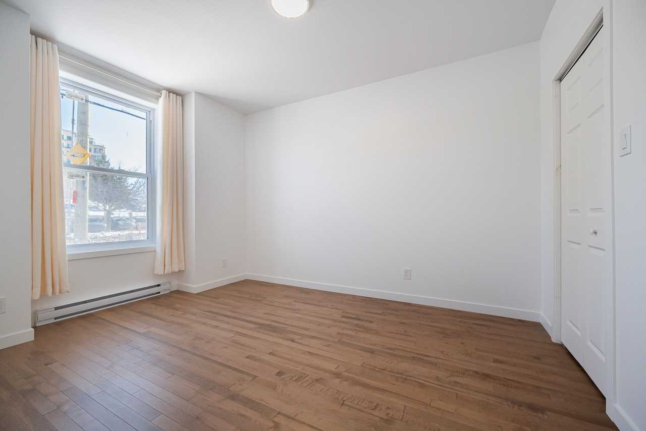 4241 Boulevard LaSalle - Photo 7 of 22