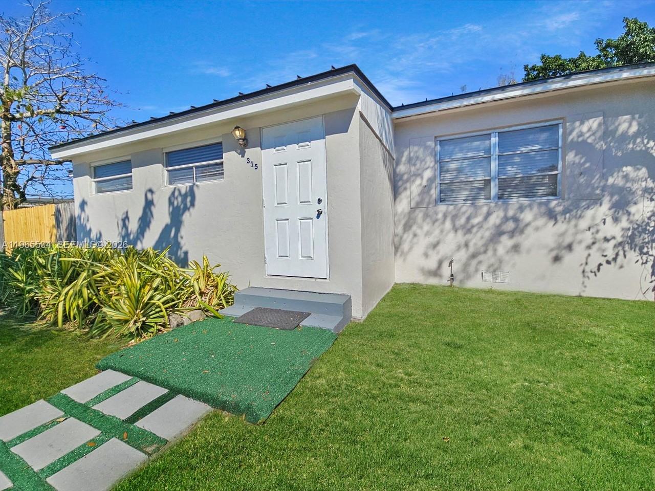 315 Northeast 165th Street - Photo 5 of 22