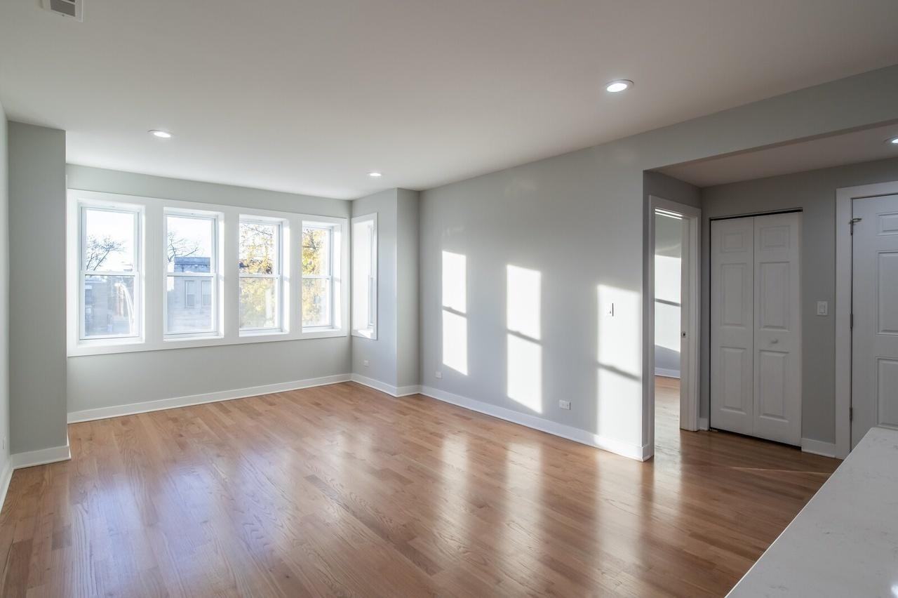 6647 S Saint Lawrence Ave #1 - Photo 7 of 10