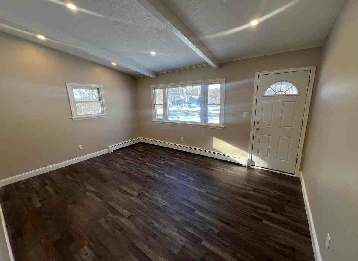 15 Saunders Rd - Photo 3 of 12