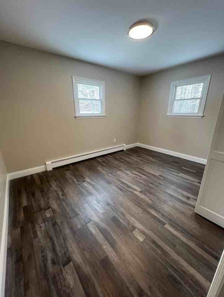 15 Saunders Rd - Photo 6 of 12