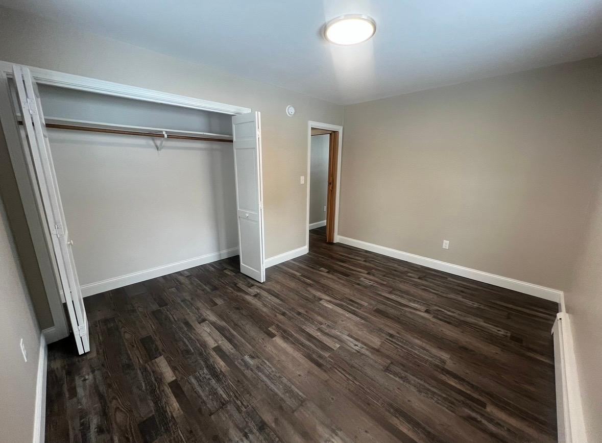 15 Saunders Rd - Photo 7 of 12