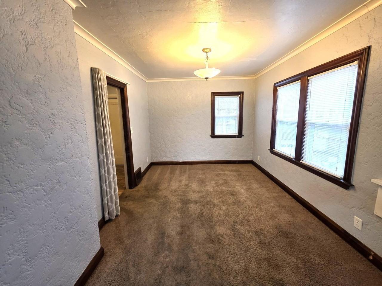 1909 Wyndhurst Rd - Photo 7 of 15