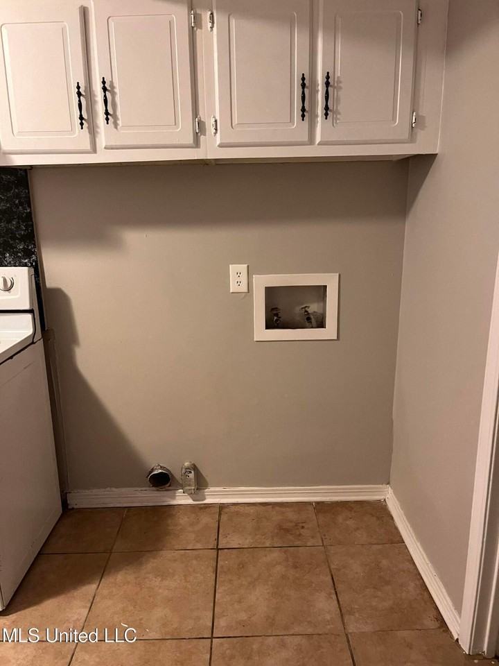 3101 Jamestown Way - Photo 4 of 12