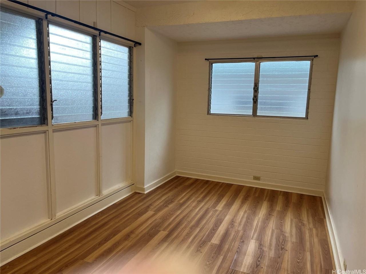 3458 Maunaloa Ave - Photo 3 of 12