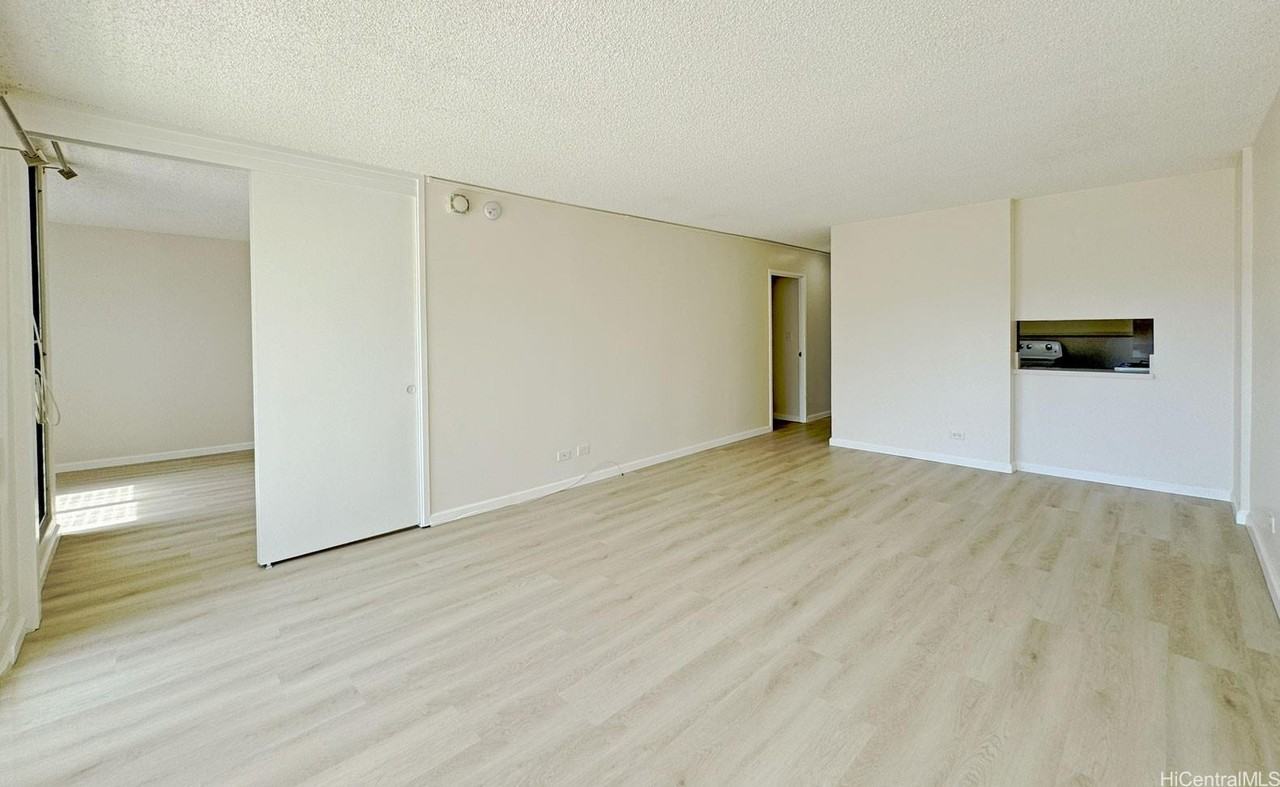 927 Prospect St #202 - Photo 2 of 18