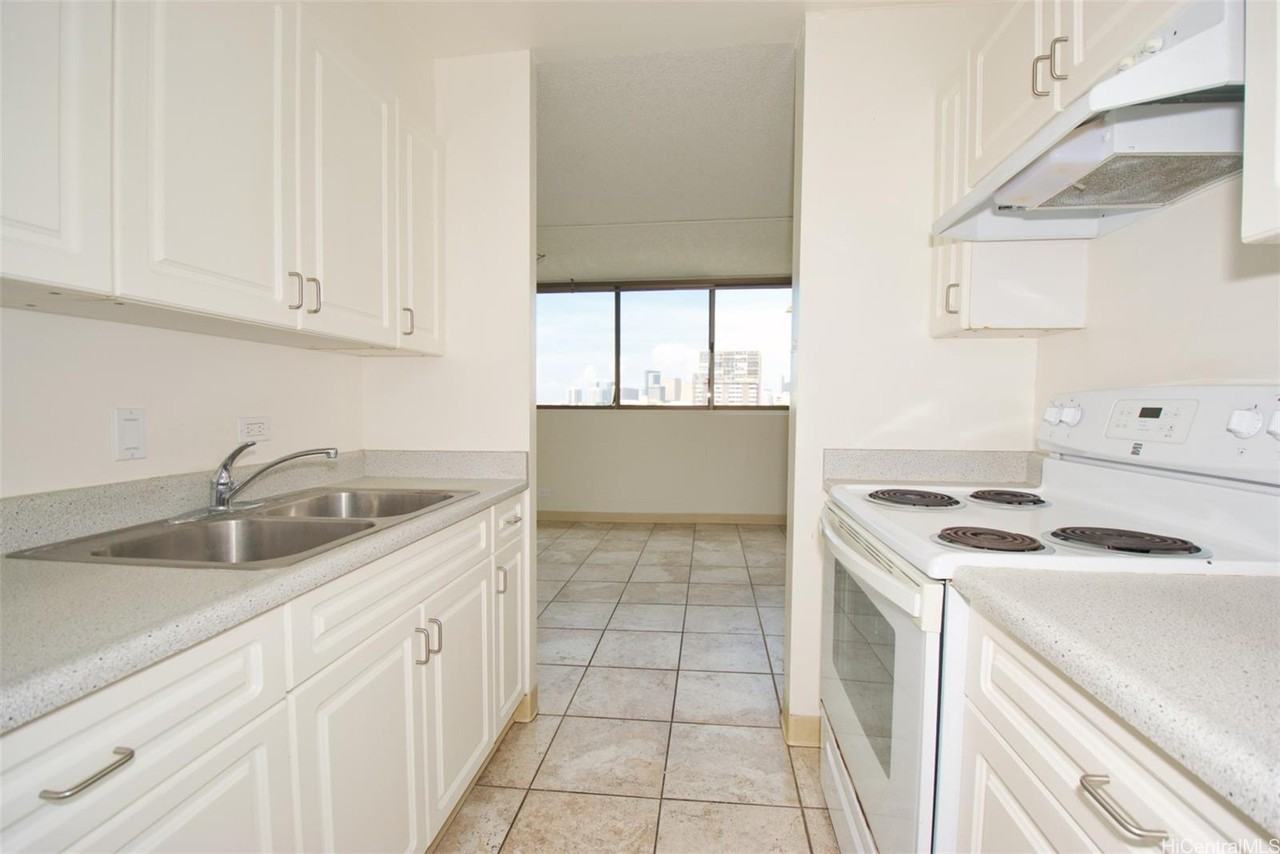 1040 Kinau St #1101 - Photo 2 of 22