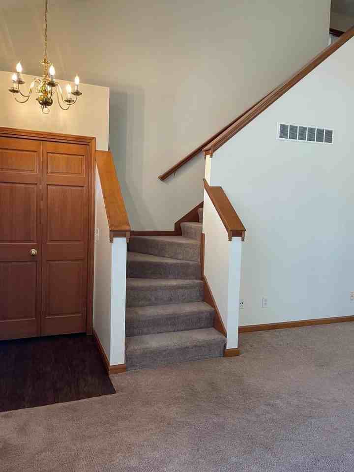 2901 Goldenrod Ln - Photo 6 of 12