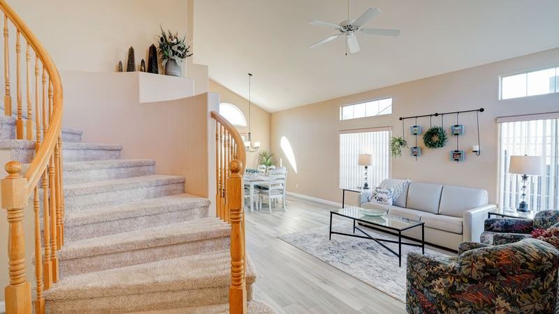 9520 Wellington Cir - Photo 4 of 39