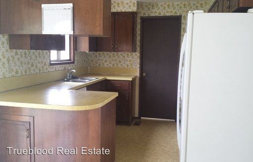 911 NE Jenny Ln - Photo 2 of 6