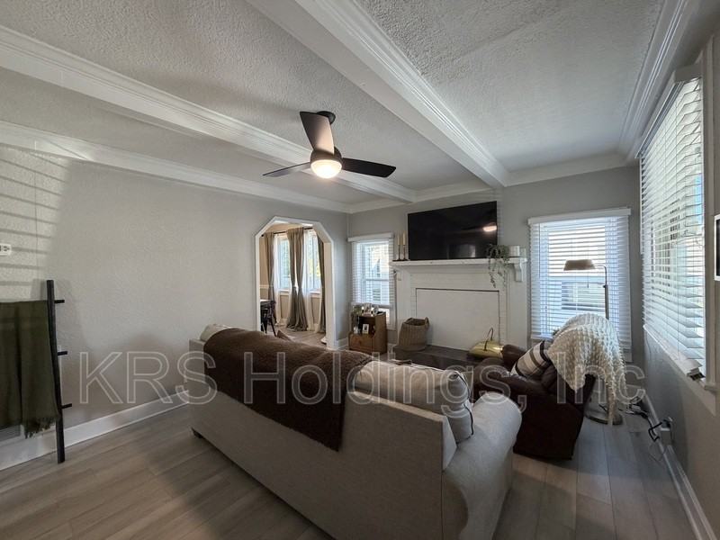 1088 Norview Ave - Photo 2 of 17