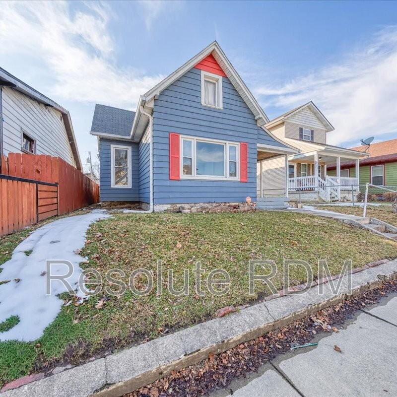 1154 Villa Ave - Photo 3 of 33