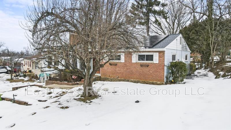 17712 Crest Dr - Photo 2 of 30