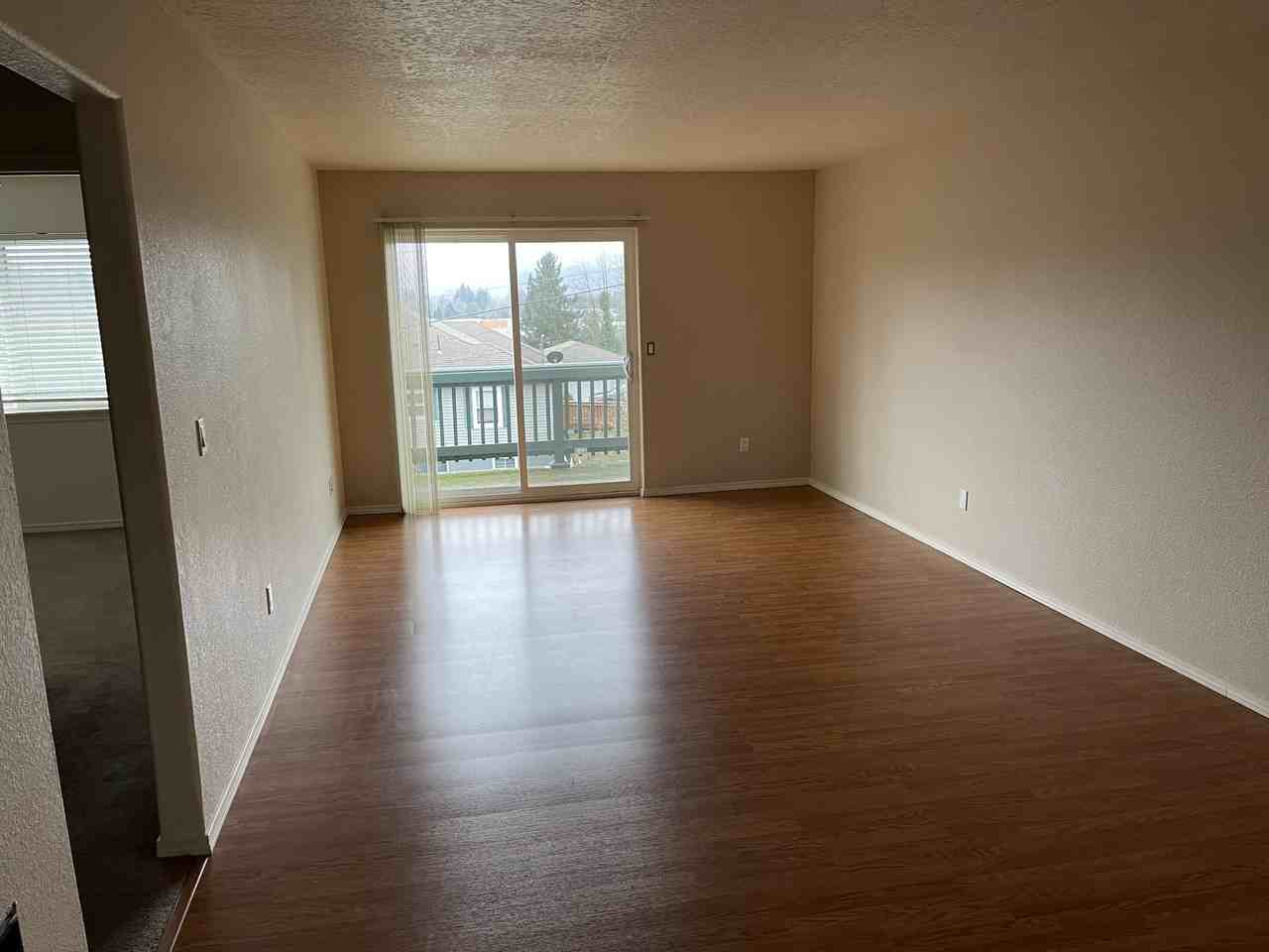 Cowlitz Cove Apartments - Photo 7 of 11