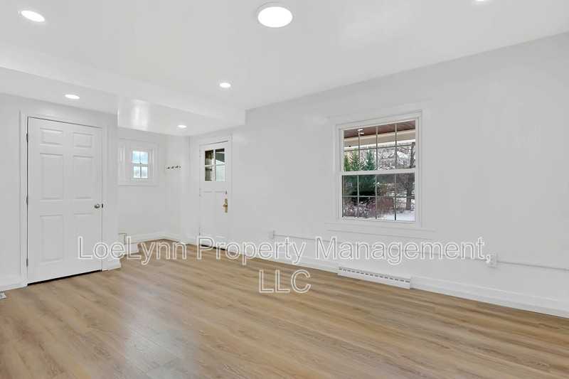 822 Greene St - Photo 4 of 23