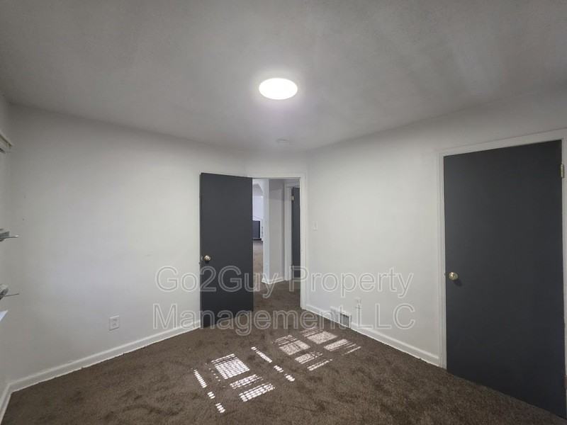 5234 Berkshire St - Photo 5 of 15