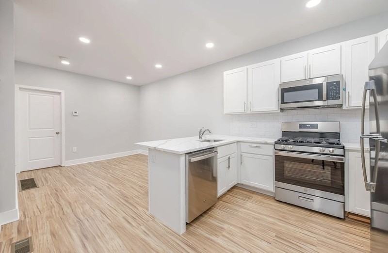 2031 S 19th St - Photo 2 of 19