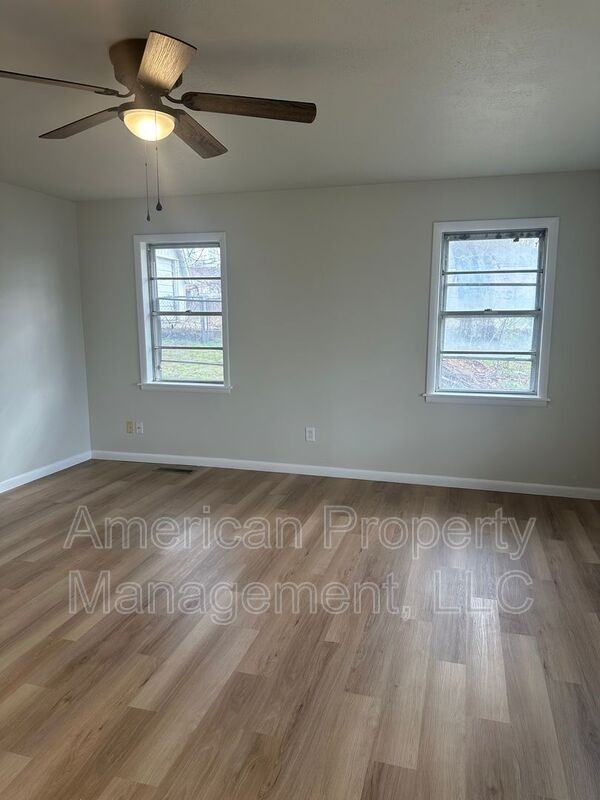 415 N 17th St - Photo 3 of 34