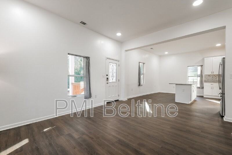 1321 Bridges Ave Sw - Photo 5 of 28