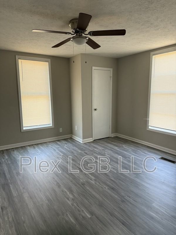 12 Heard St - Photo 4 of 6