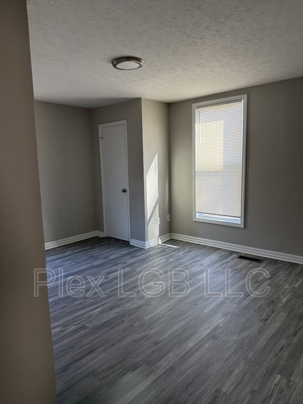 12 Heard St - Photo 5 of 6