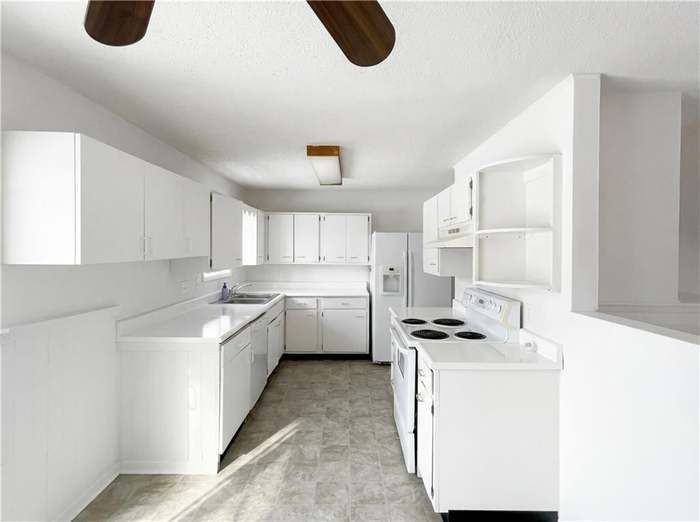 5342 N Palmer Ave - Photo 2 of 15