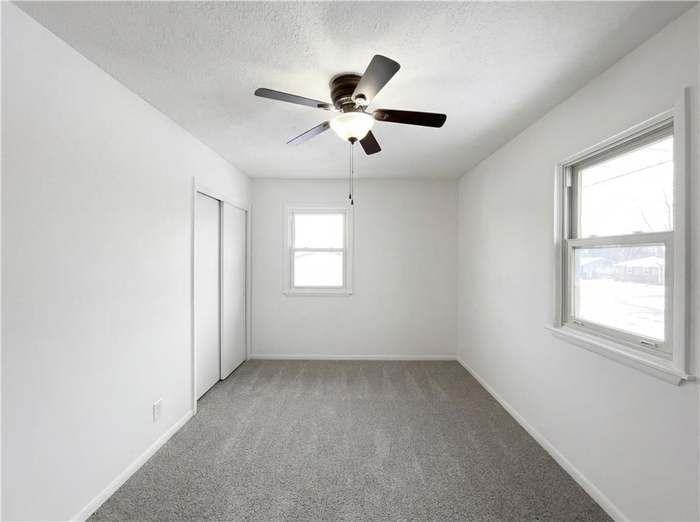 5342 N Palmer Ave - Photo 6 of 15