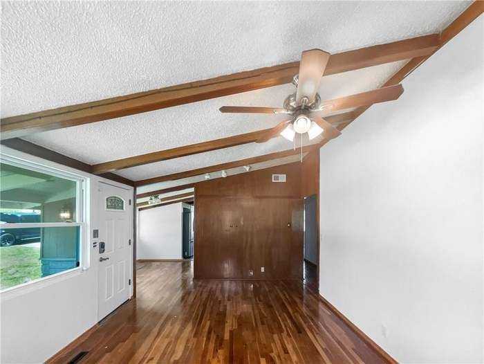 2939 Ne Jewett St - Photo 7 of 14