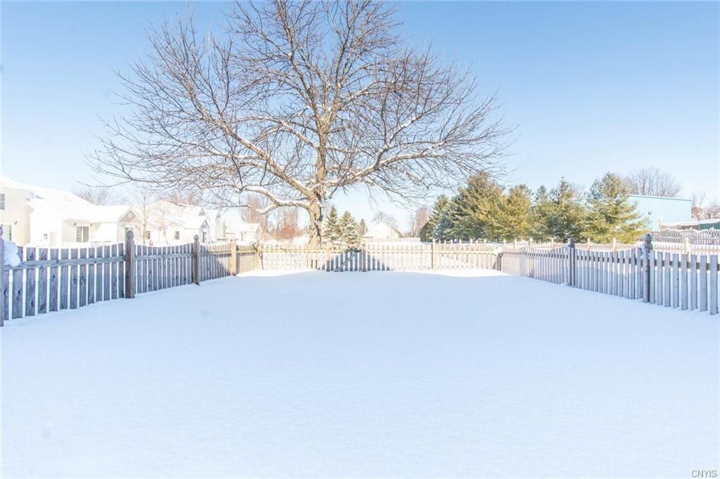 212 Edmund St - Photo 2 of 32