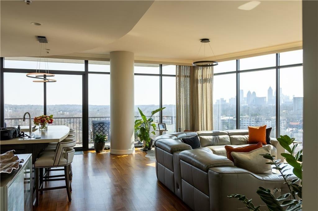 2233 Peachtree Rd Ne - Photo 2 of 20