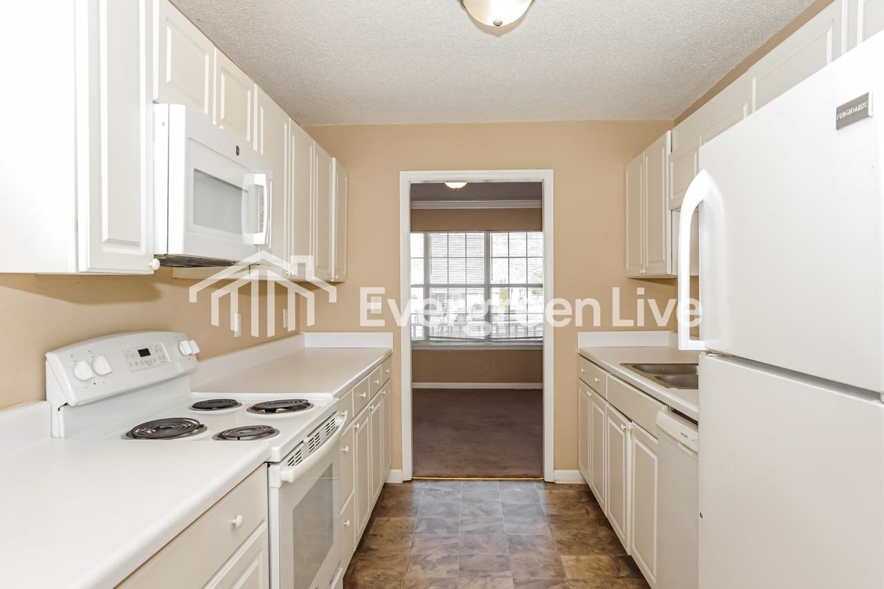 105 Coraetta Cir - Photo 6 of 15