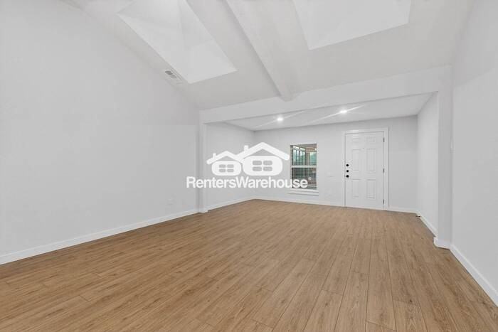 402 Birch Ln - Photo 5 of 43