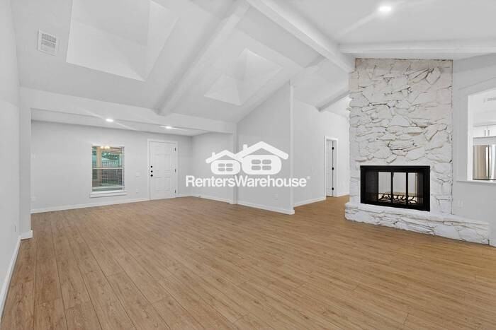 402 Birch Ln - Photo 6 of 43