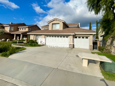 16376 Skyridge Dr - Photo 3 of 21