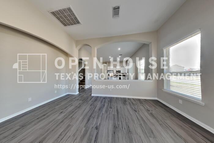 3218 Clayton Terrace Dr - Photo 4 of 24