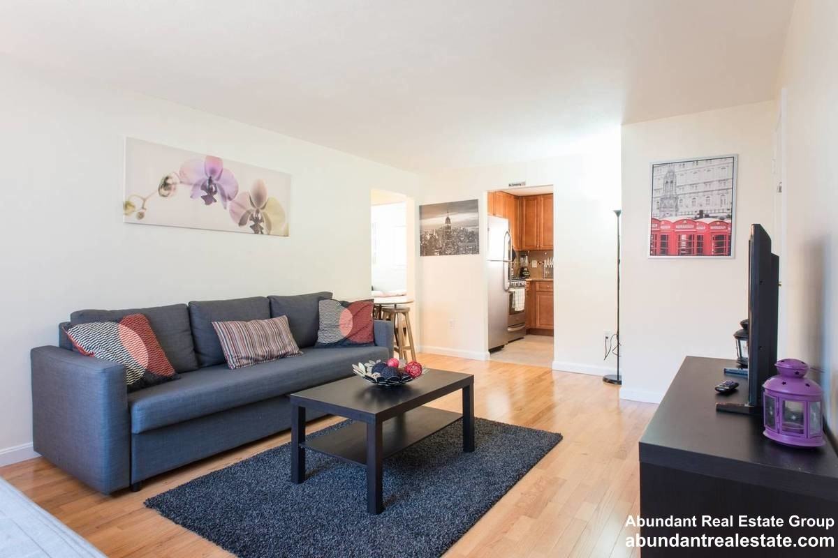 17 Oxford Cir #1 - Photo 6 of 14