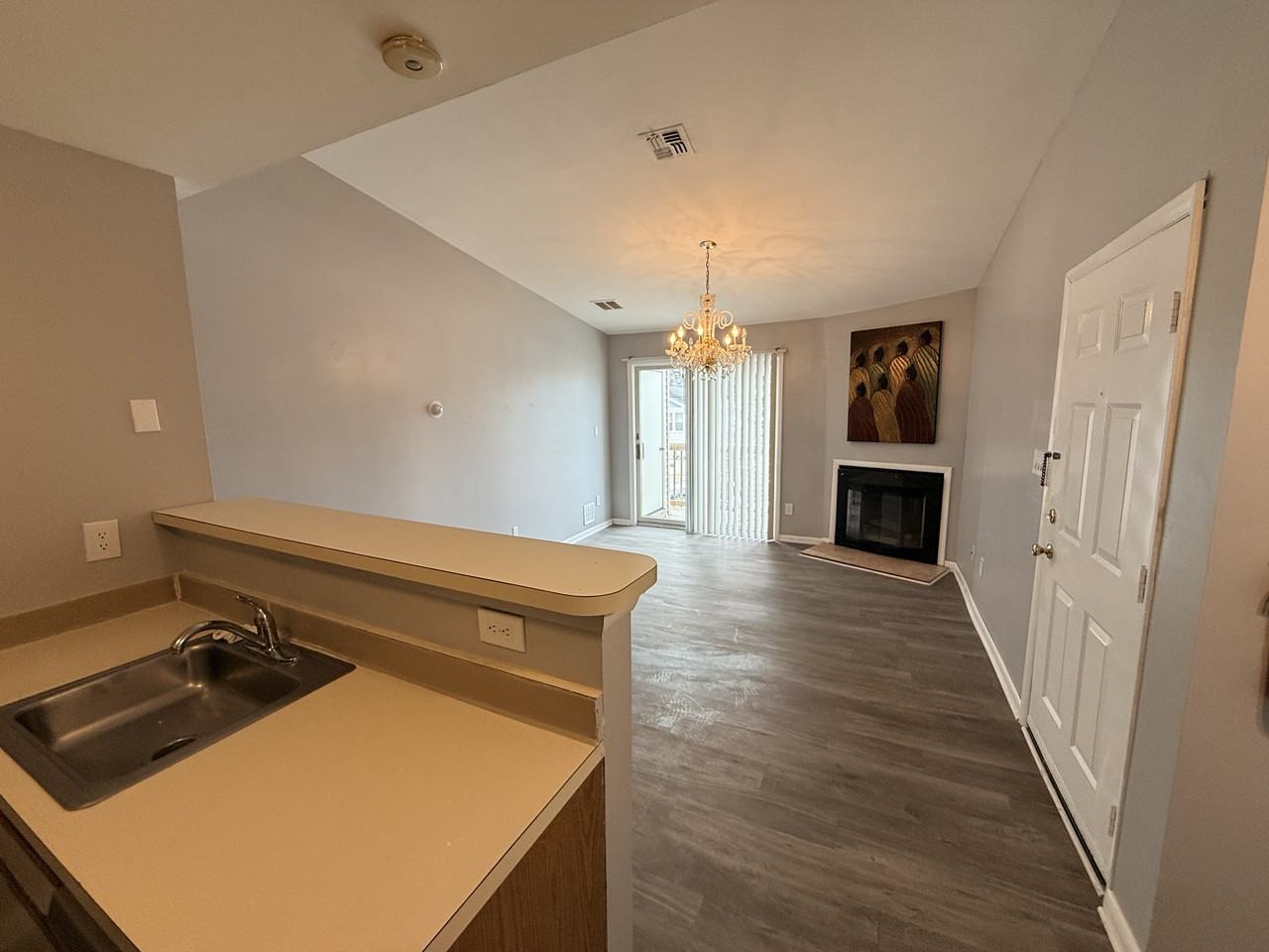 700 N Franklin Blvd Unit 302 #302 - Photo 3 of 11