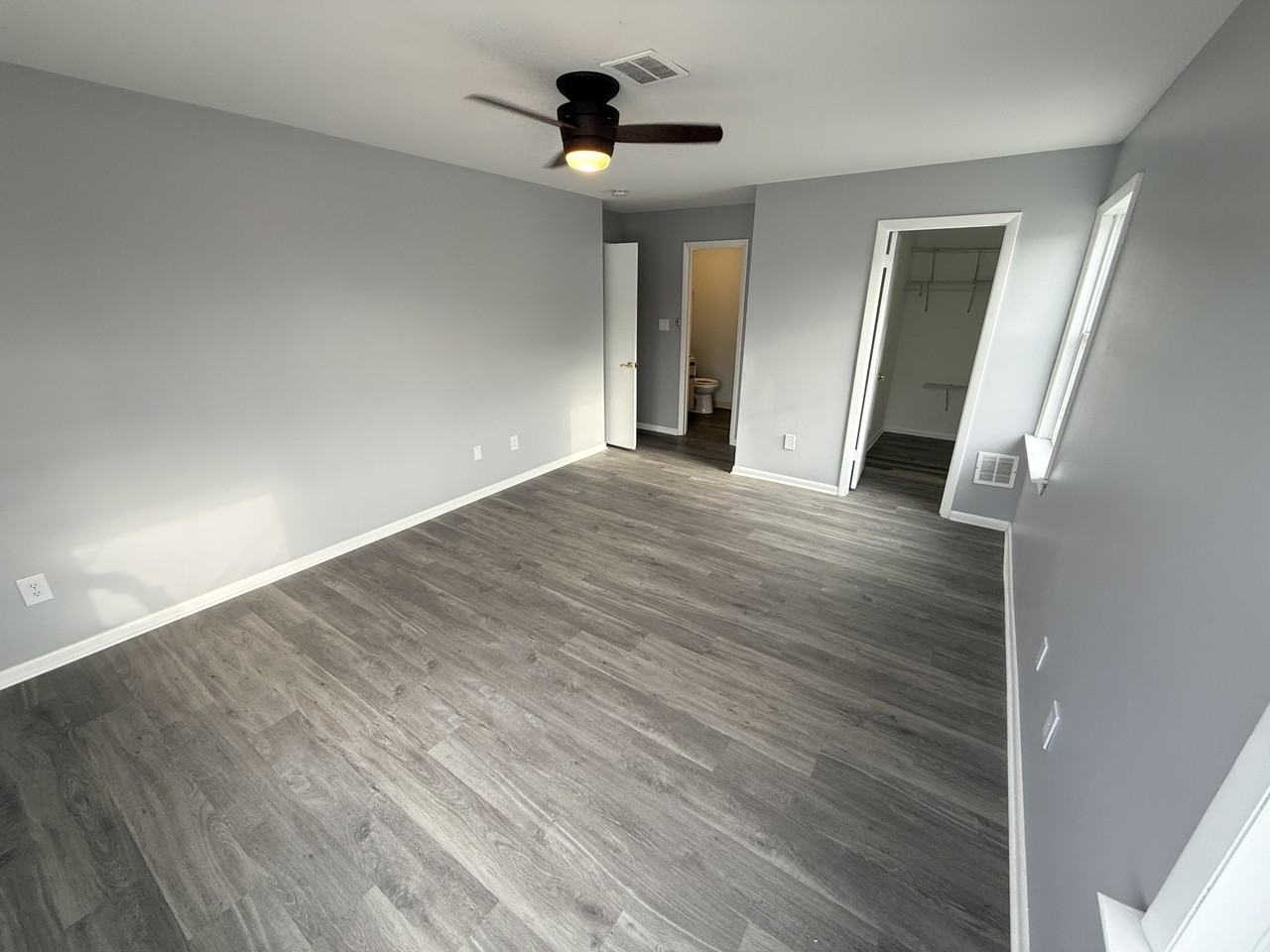 700 N Franklin Blvd Unit 302 #302 - Photo 7 of 11