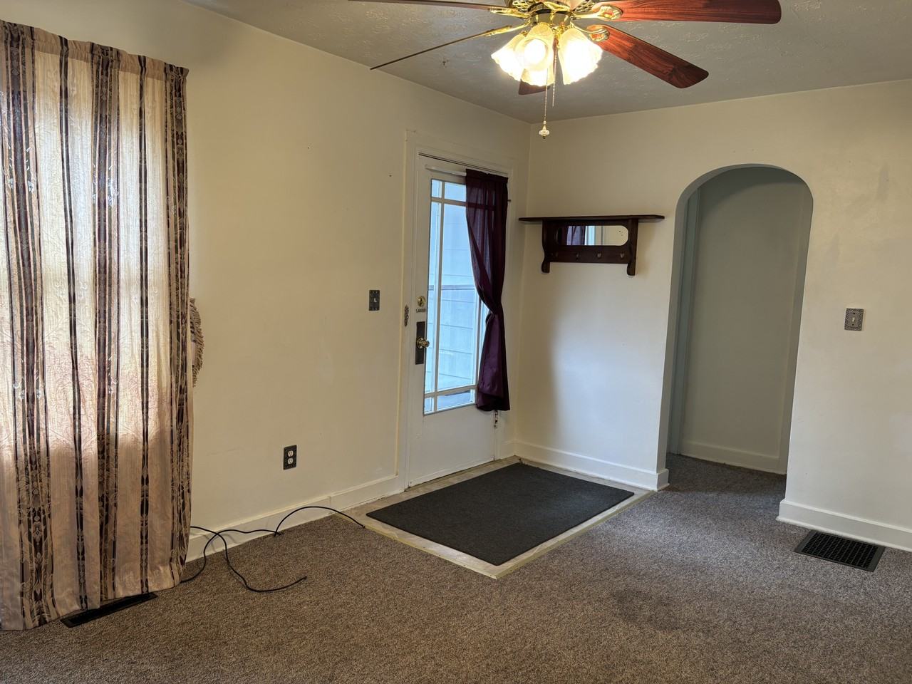 104 W Buckingham Ave #NA - Photo 2 of 9