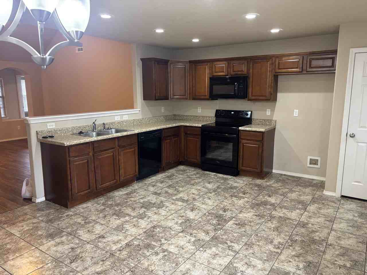 630 Saddlehorn Dr #NA - Photo 2 of 14