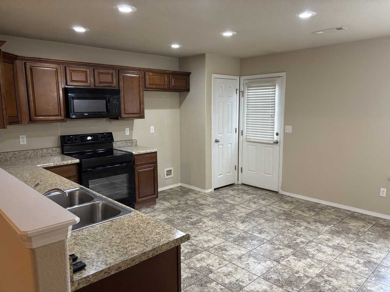 630 Saddlehorn Dr #NA - Photo 3 of 14