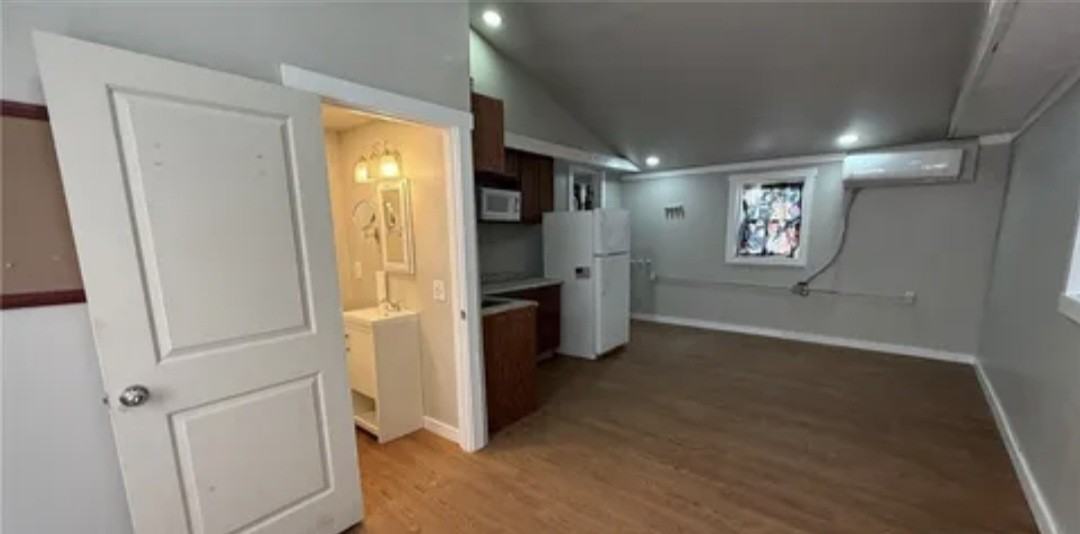 1421 Sullivan Trl #A - Photo 3 of 7