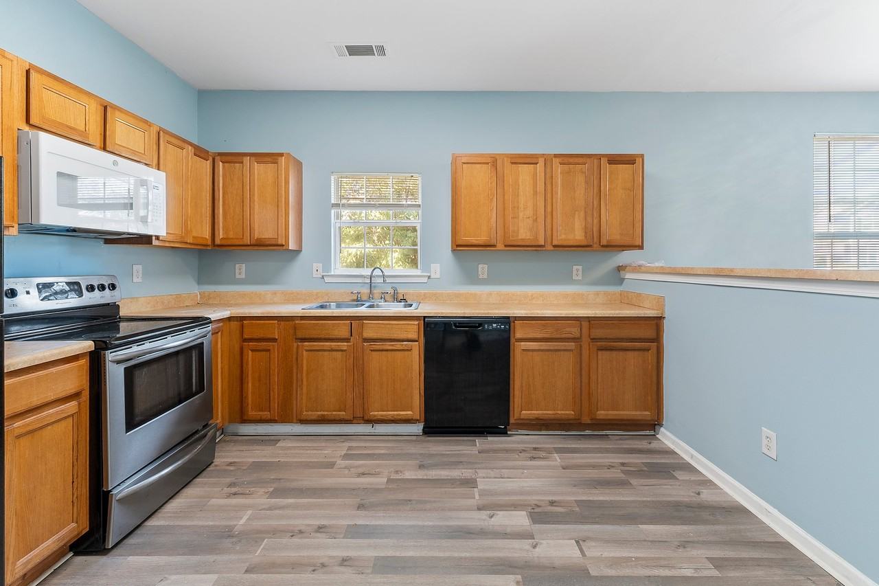 7679 Creekside Ln #7679 - Photo 6 of 17