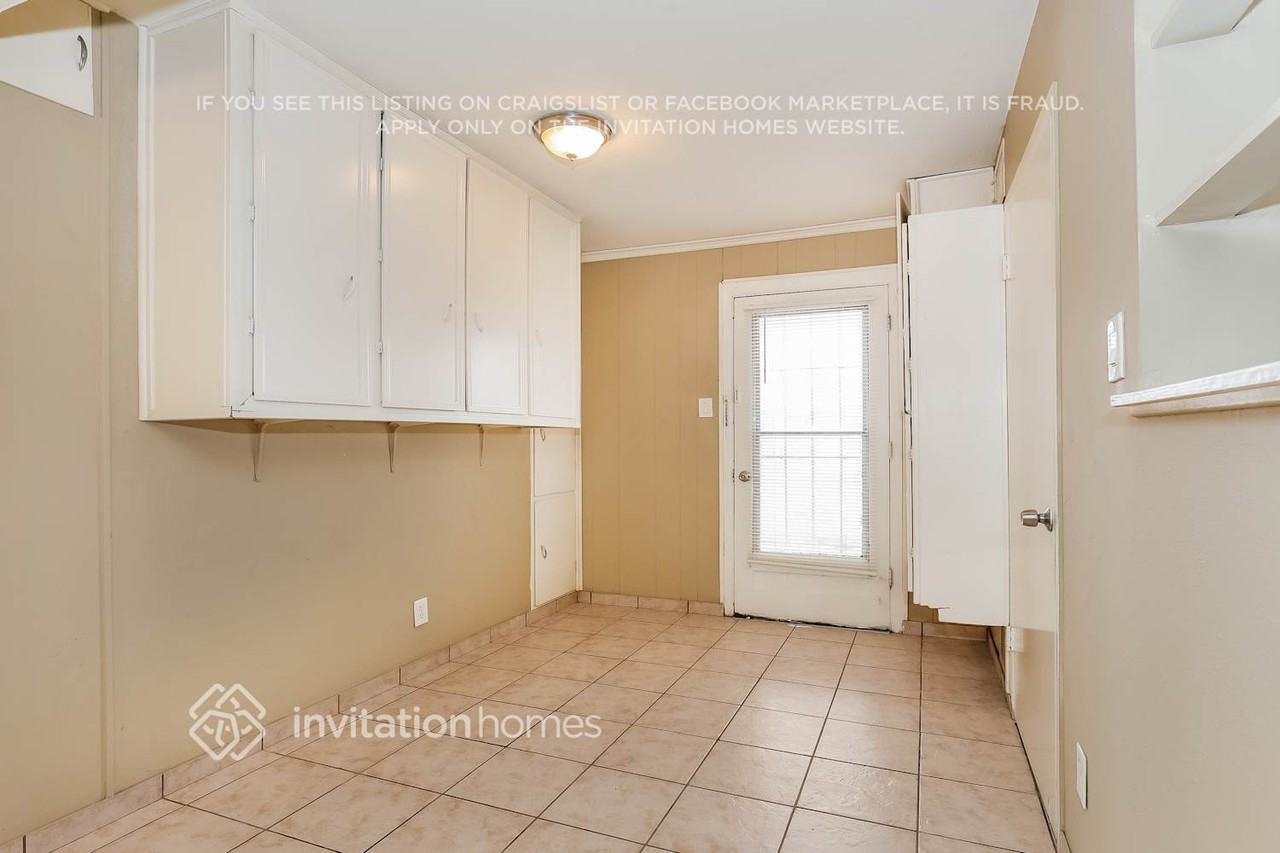 4435 N 56th Dr - Photo 5 of 17