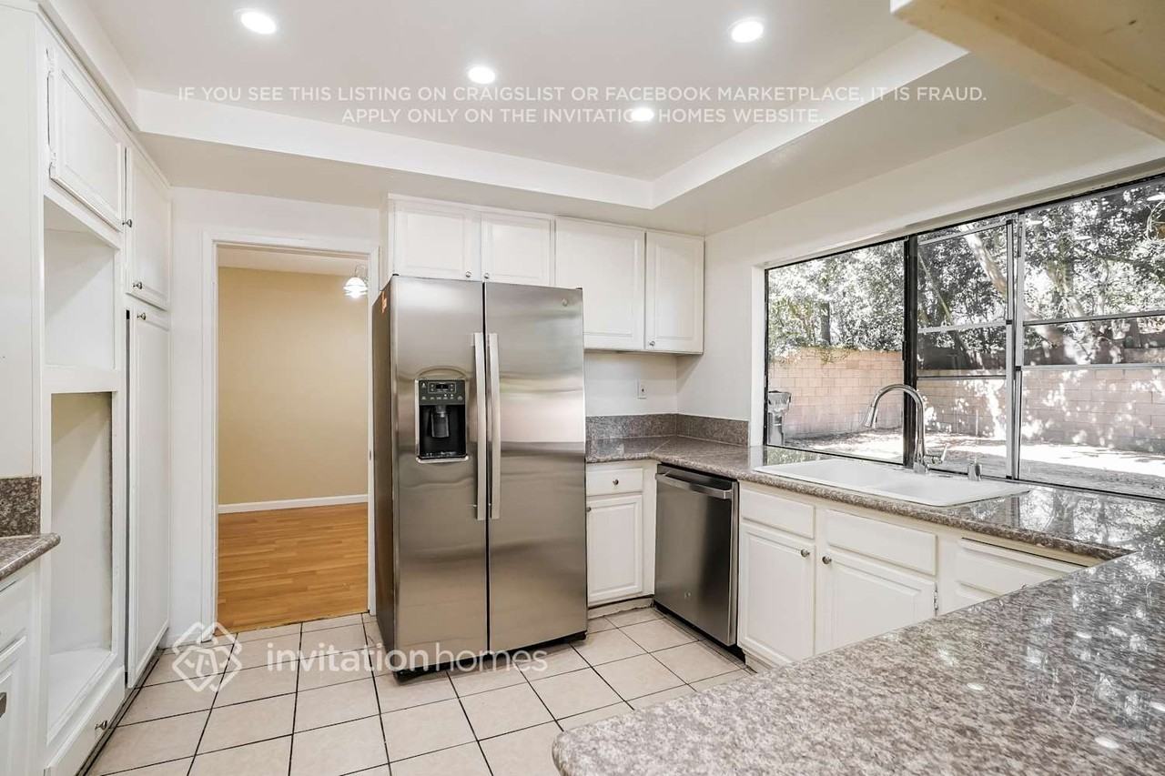 19745 Lull St - Photo 7 of 18